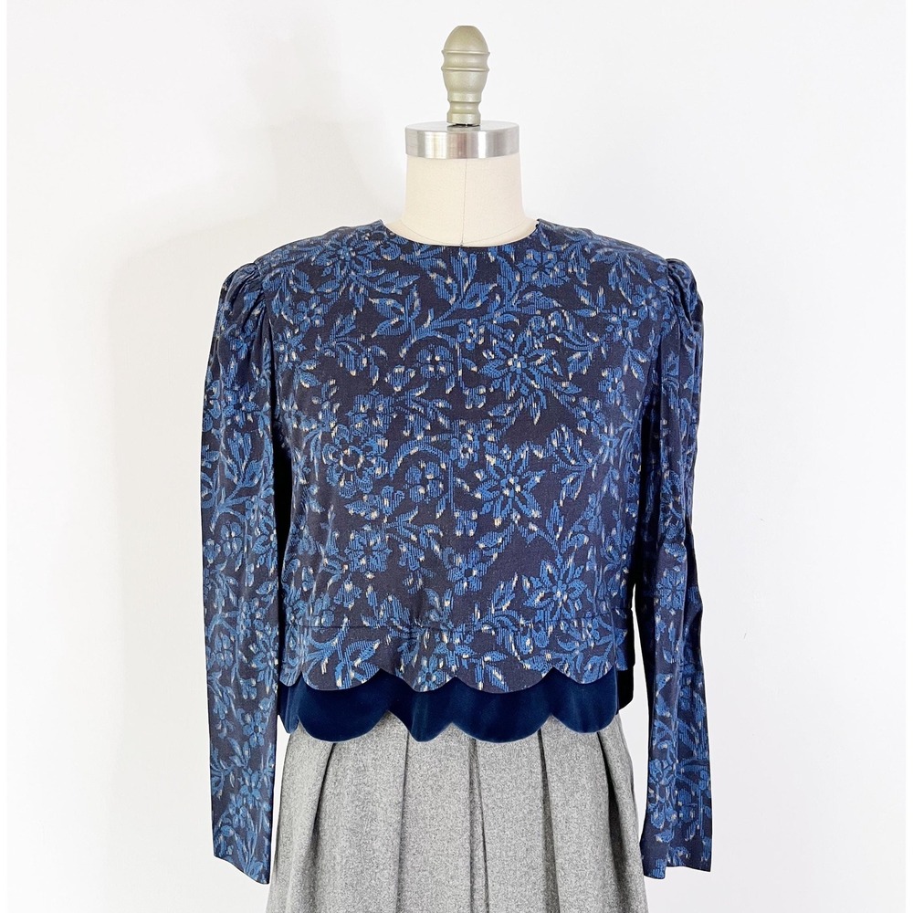 Size S Karin Stevens Blouse Blue Floral Brocade Scalloped Velvet‎ Hem Vintage